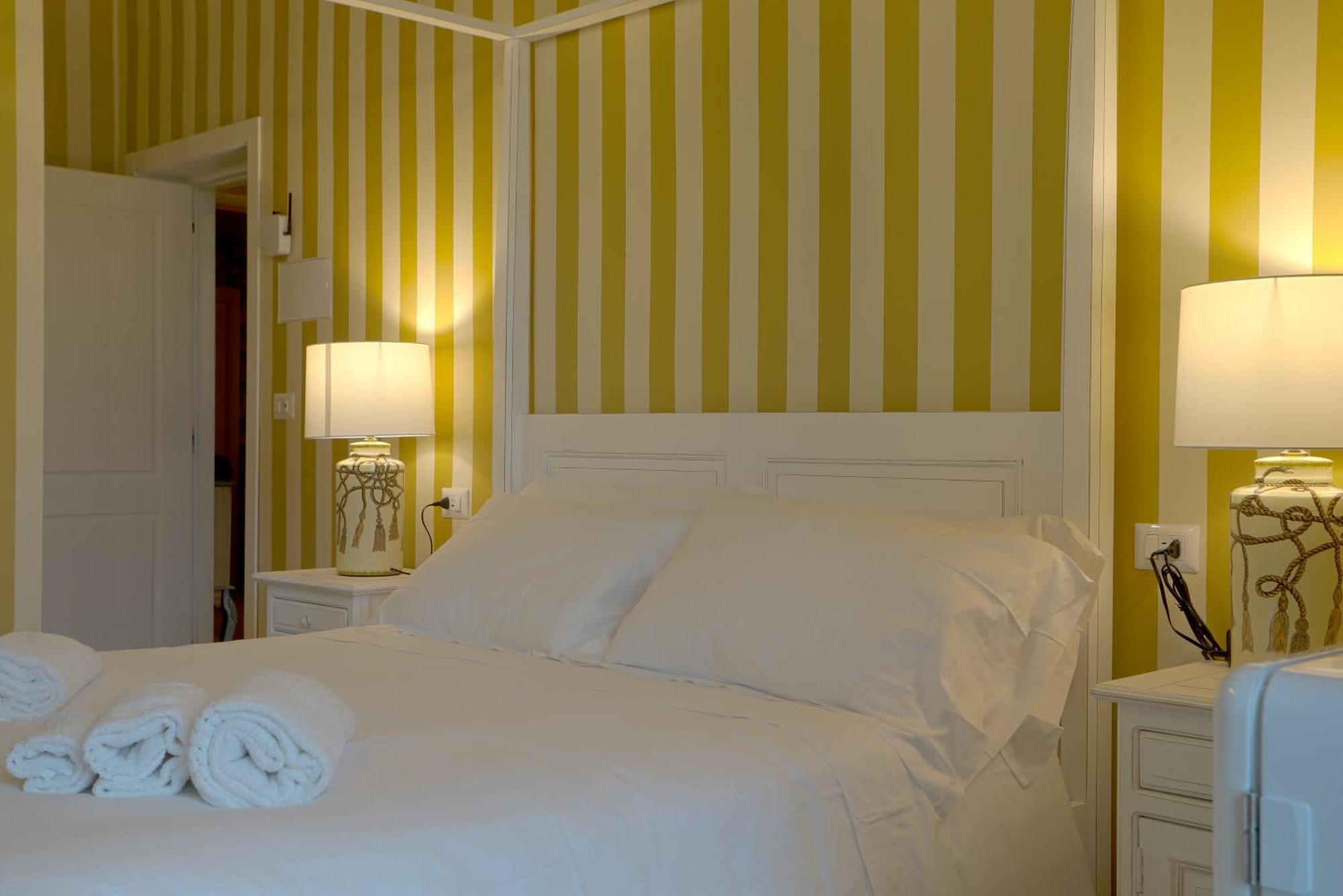 Le Residenze Del Capitano Hotel Бари Екстериор снимка